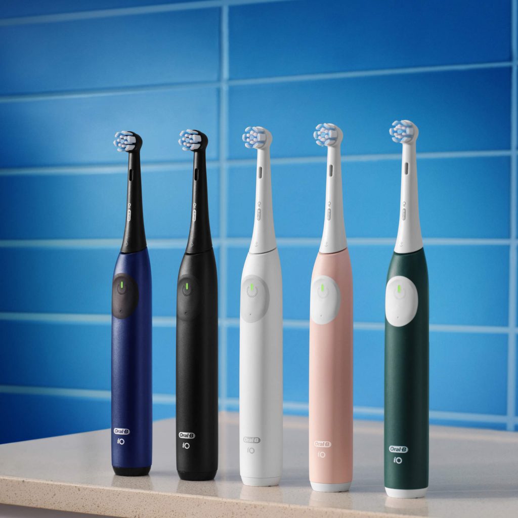 Das jüngste Modell der iO-Series von Oral-B wurde entwickelt, um Nutzern von Handzahnbürsten den Umstieg auf elektrische Zahnbürsten zu erleichtern.