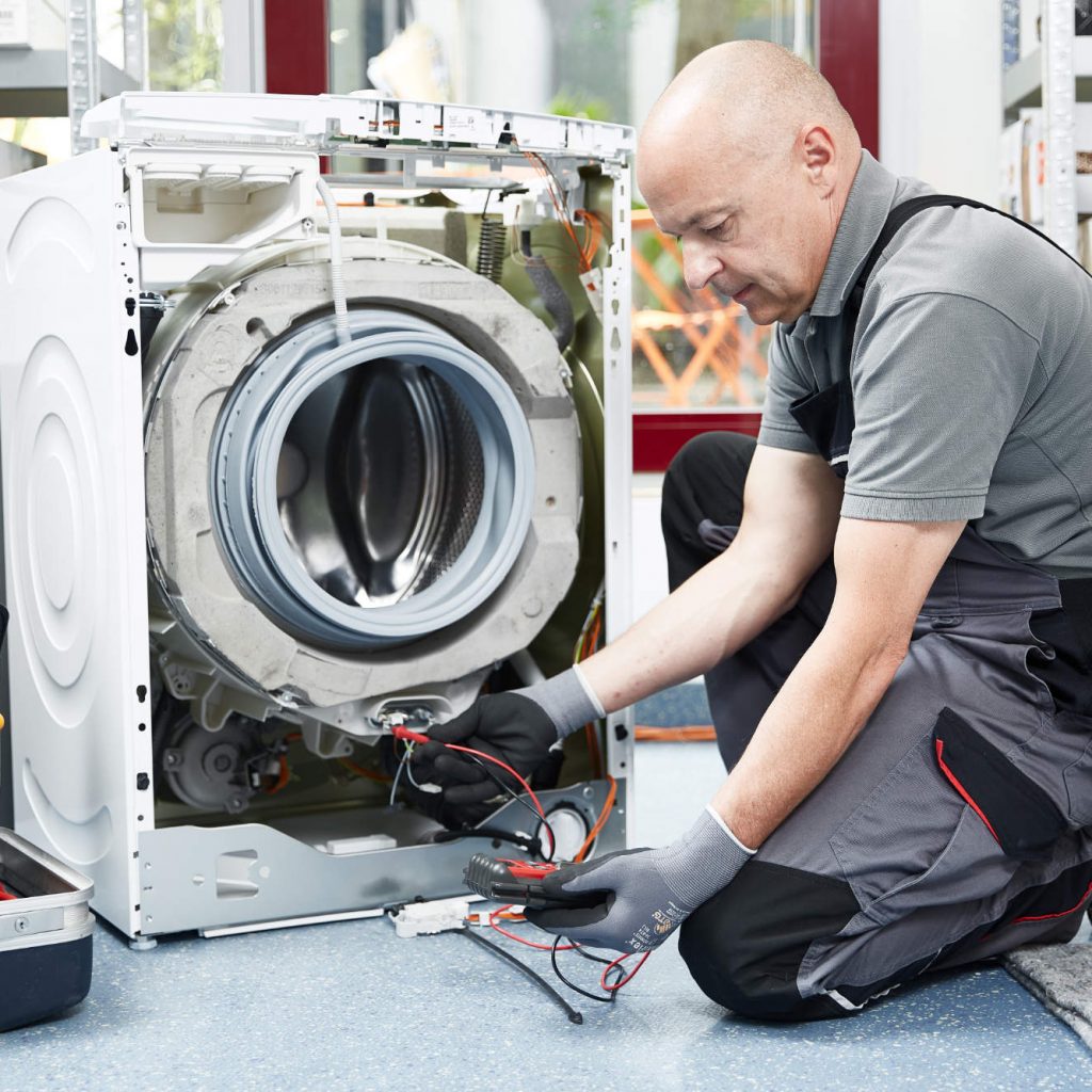 Für die Fachgruppe „Reparatur“ sucht die Verbundgruppe Unternehmen mit eigenen Werkstätten, die einen starken Partner im Rücken brauchen. Unser Foto entstand bei EP:Marzini.