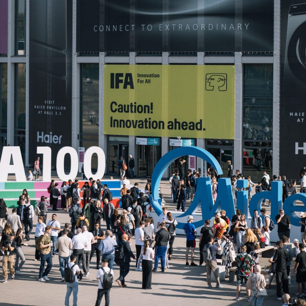 IFA-Showtime am Südeingang. 