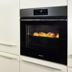 In edlem Anthrazit: Constructa Backofen CF3M28083.