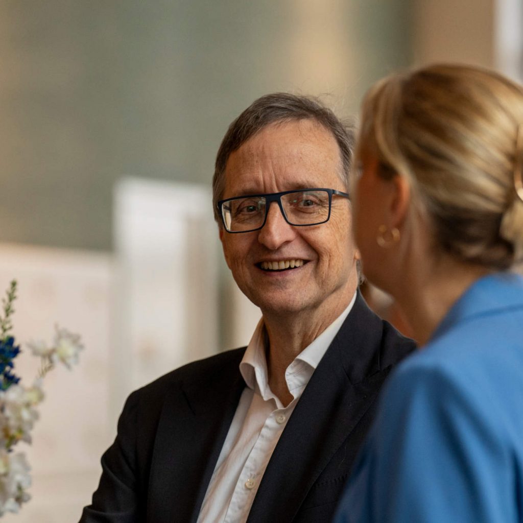 Die Eine geht, die Andere kommt: Volker Marmetschke im Dialog mit seiner Nachfolgerin Greta Ziob.